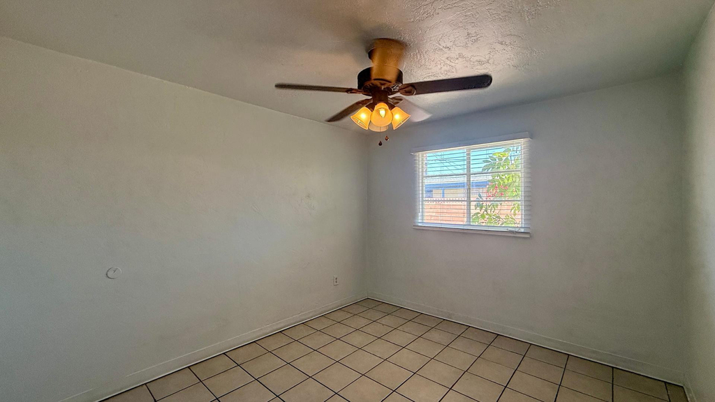 7532 N 21st Avenue - Photo 11
