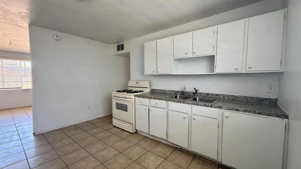 7532 N 21st Avenue - Photo 6