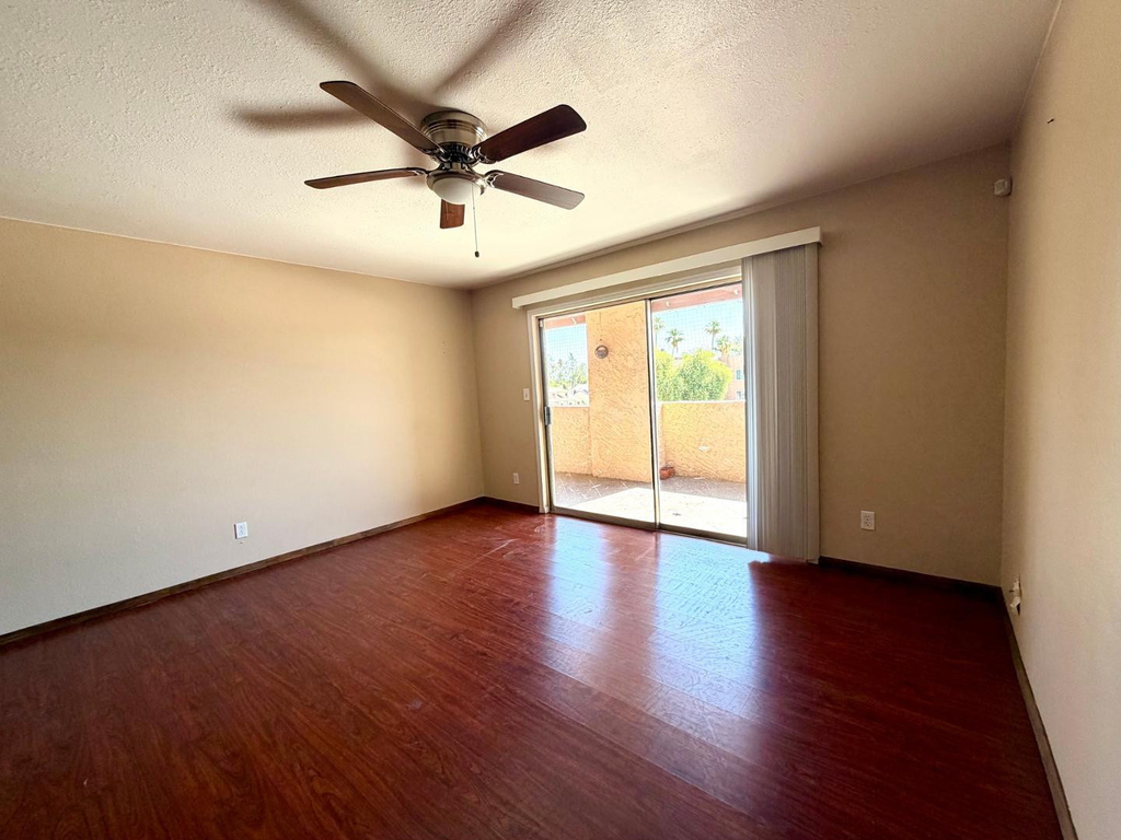 540 N May - Photo 3