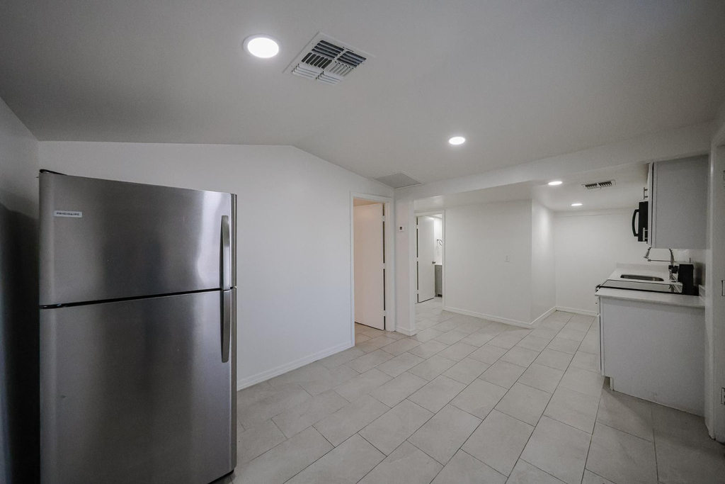 2721 E Willetta Street - Photo 4