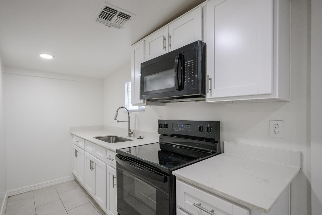 2721 E Willetta Street - Photo 6