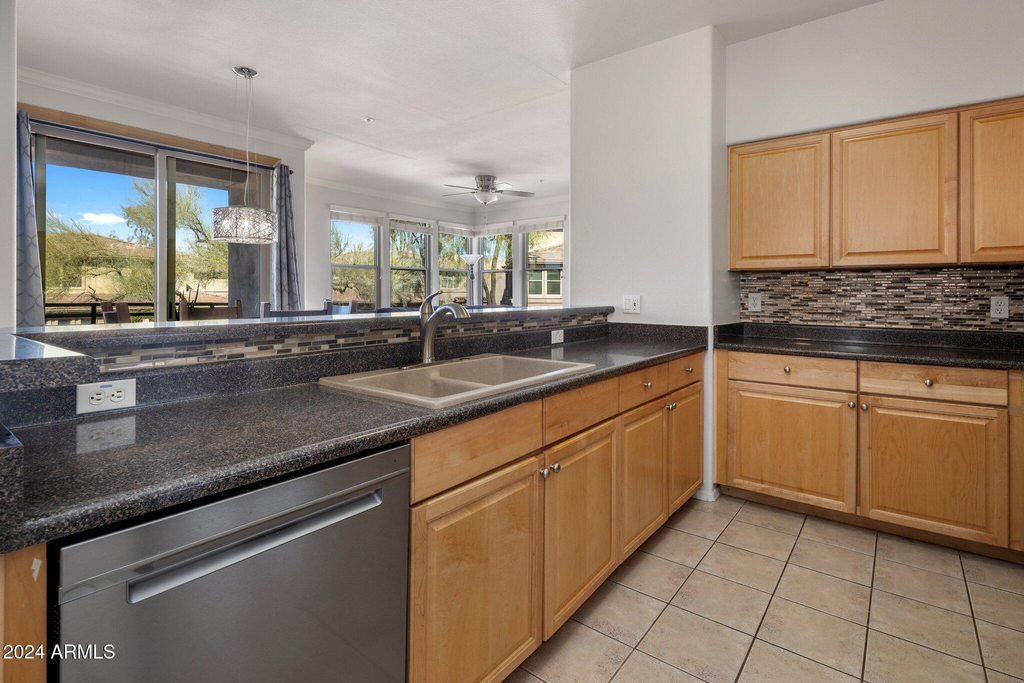 19777 N 76th Street - Photo 3