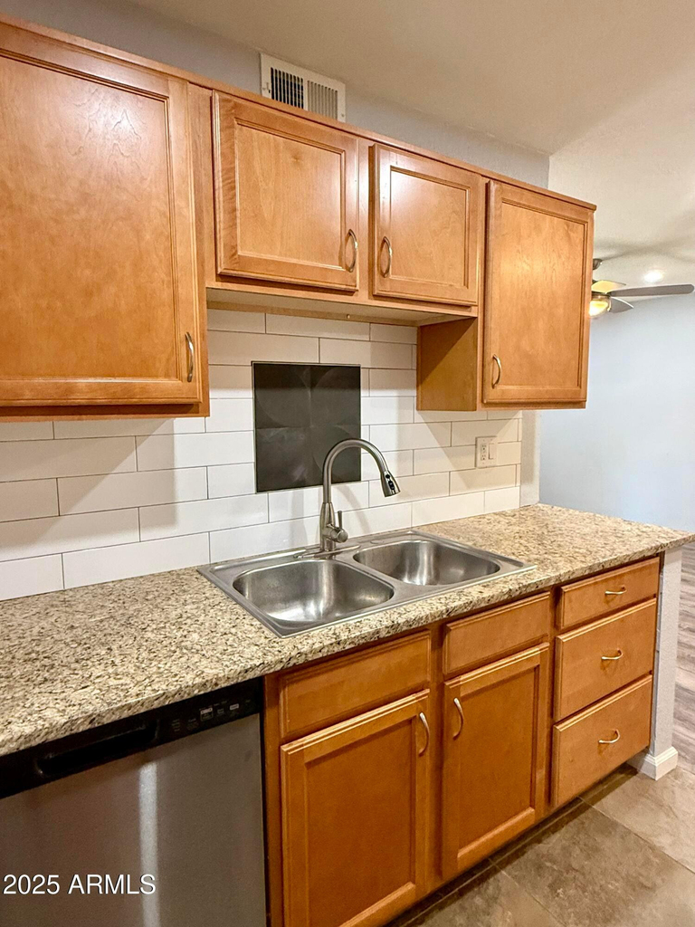 200 E Southern Avenue - Photo 4