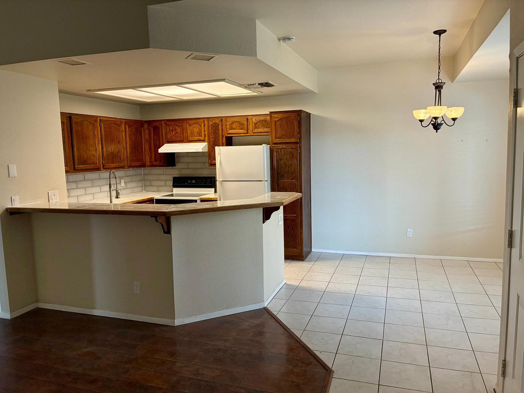 11666 N 28th Drive - Photo 3