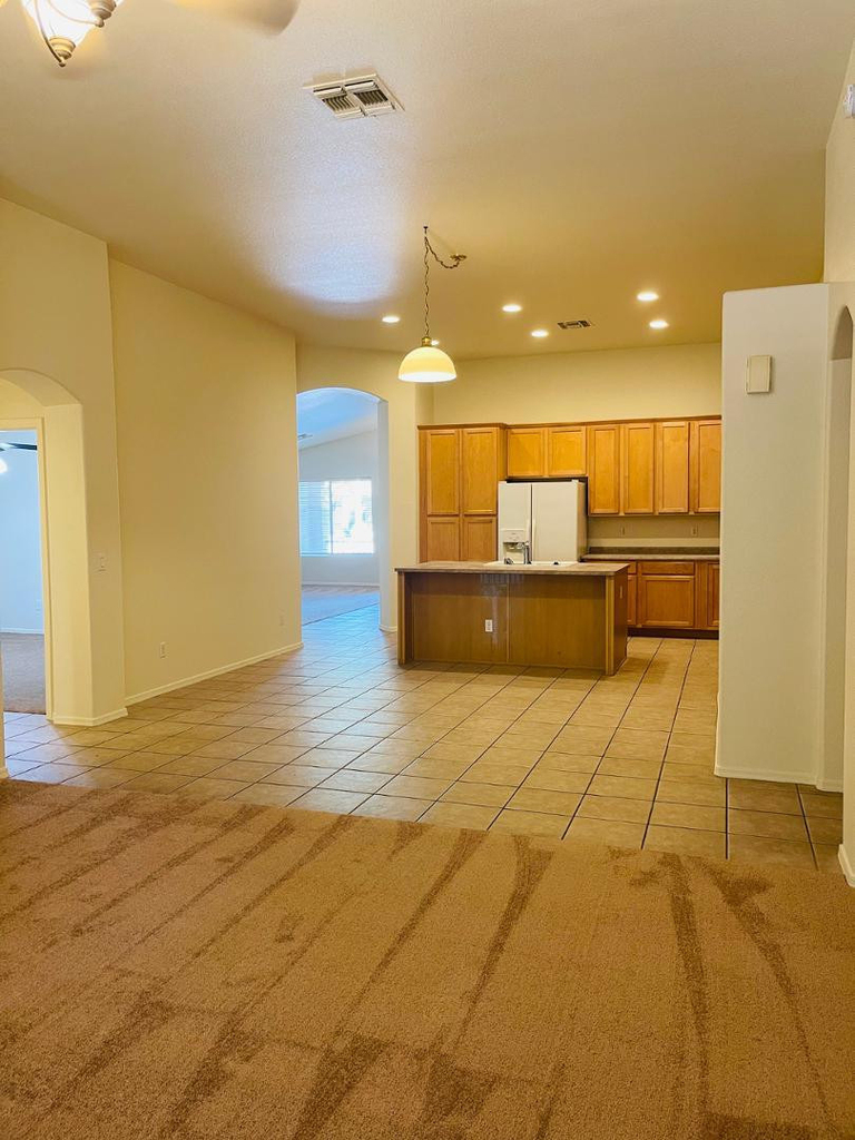 8201 W Quail Avenue - Photo 3