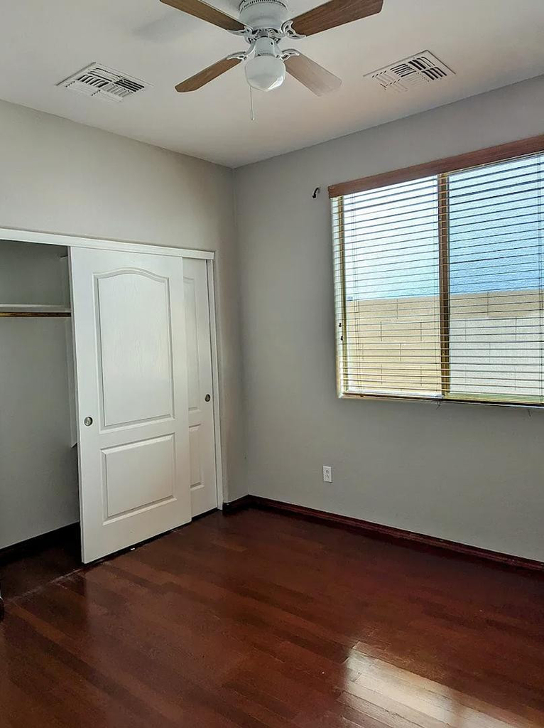 4937 W Desert Lane - Photo 4
