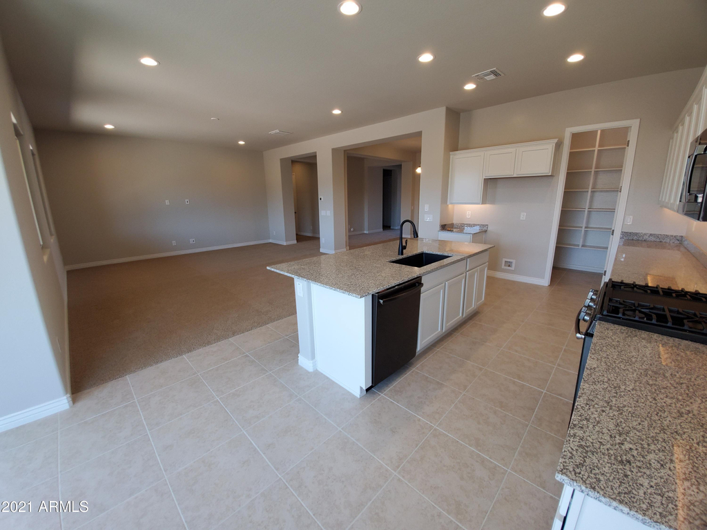 8537 W Myrtle Avenue - Photo 7