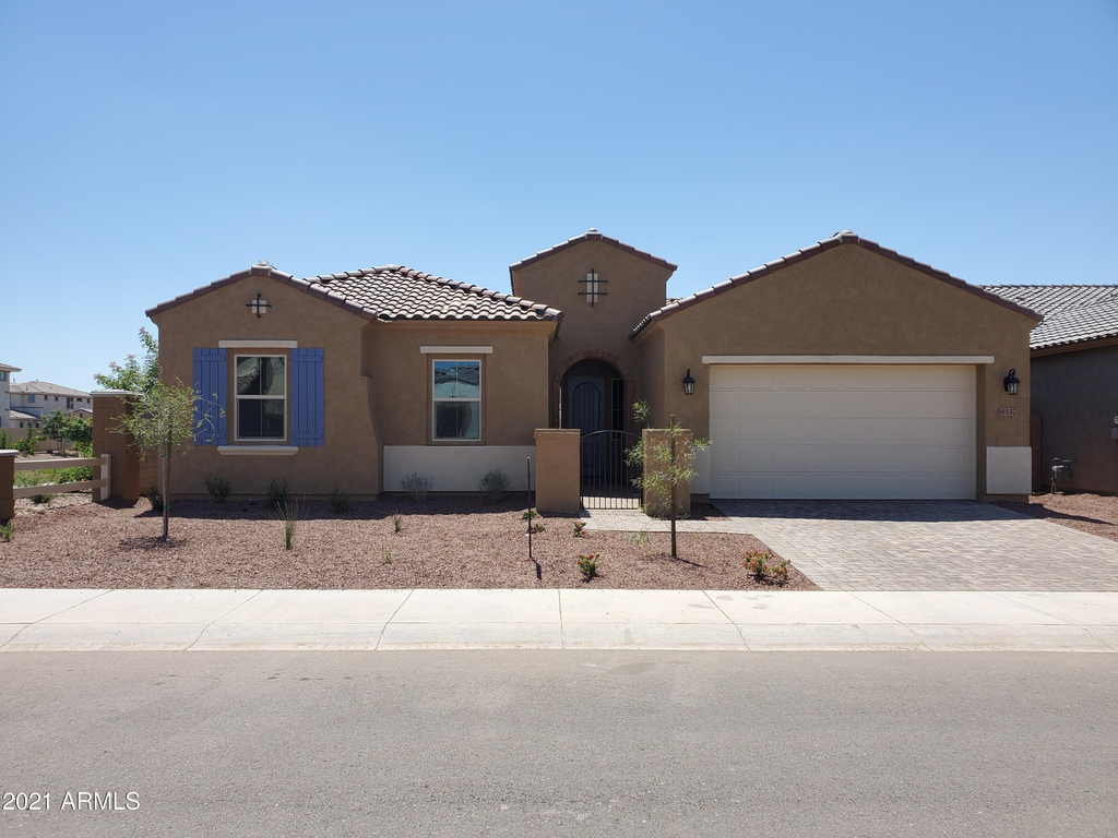 8537 W Myrtle Avenue - Photo 0