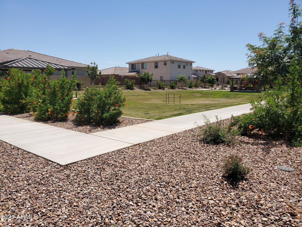 8537 W Myrtle Avenue - Photo 10