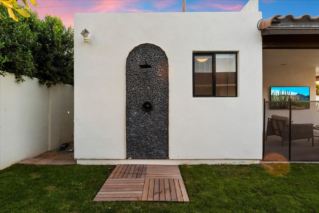 3827 E Hazelwood Street - Photo 32