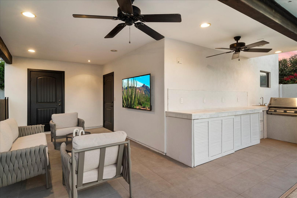 3827 E Hazelwood Street - Photo 31