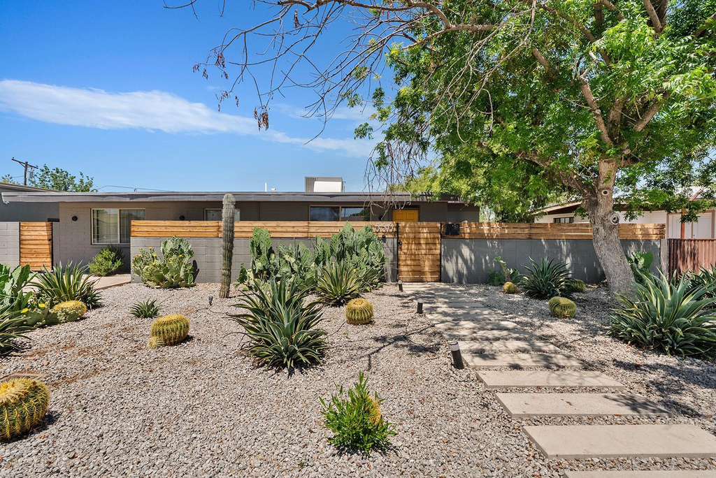530 W 17th Street - Photo 19