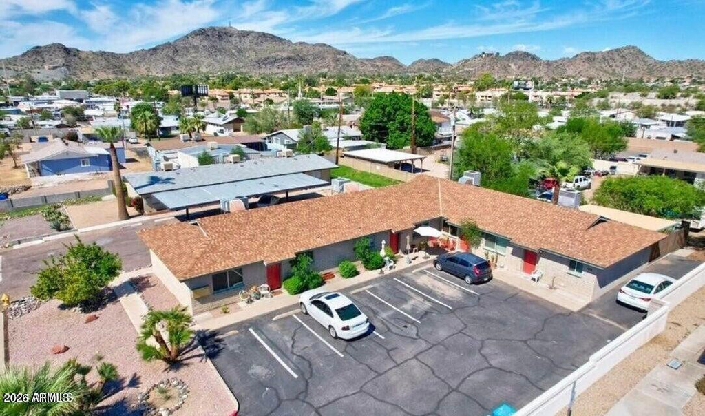 1420 E Brown Street - Photo 0