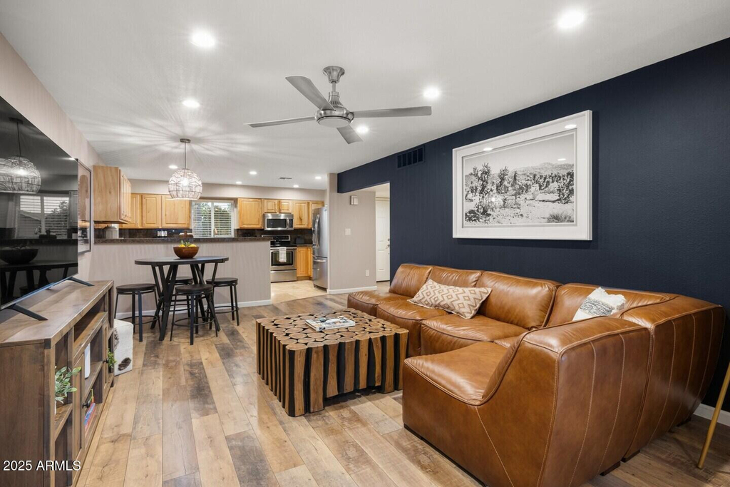 6419 E Cambridge Avenue - Photo 0