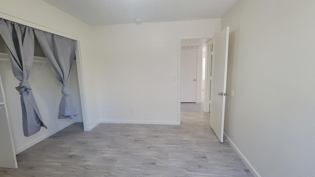 8739 W Indianola Avenue - Photo 11