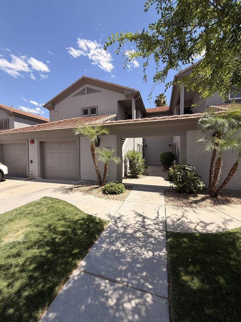 7401 W Arrowhead Clubhouse Drive - Photo 0