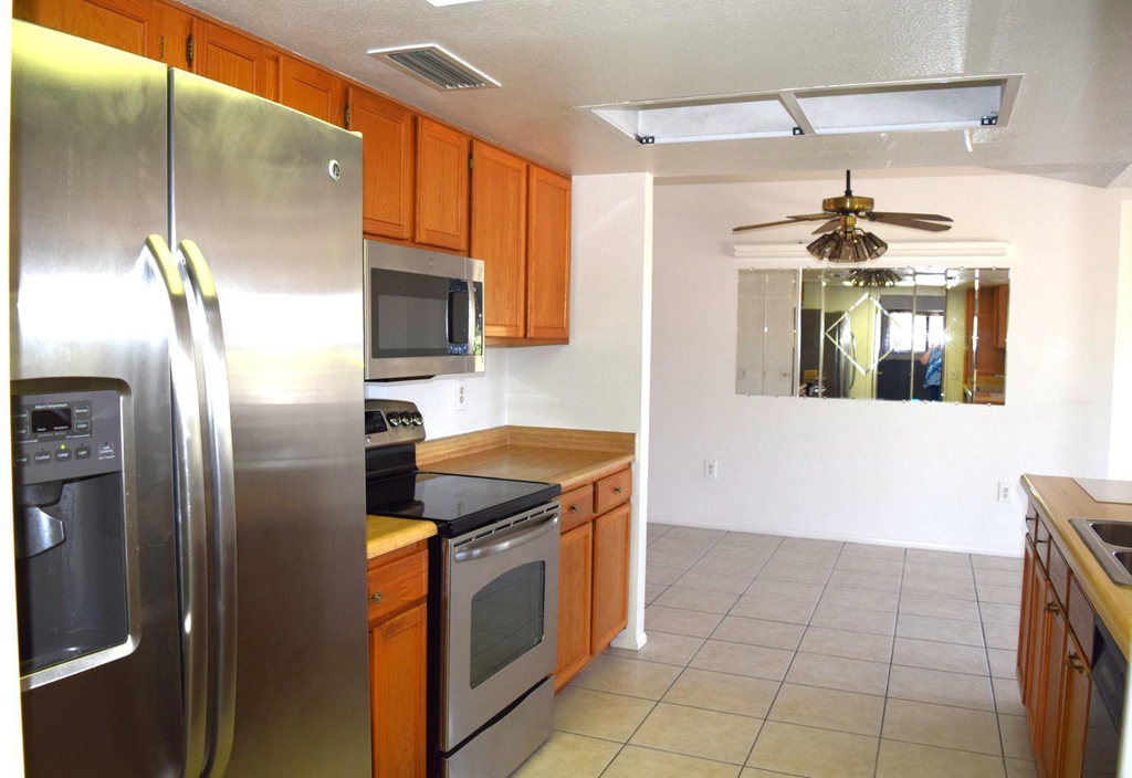 12411 W Foxfire Drive - Photo 2