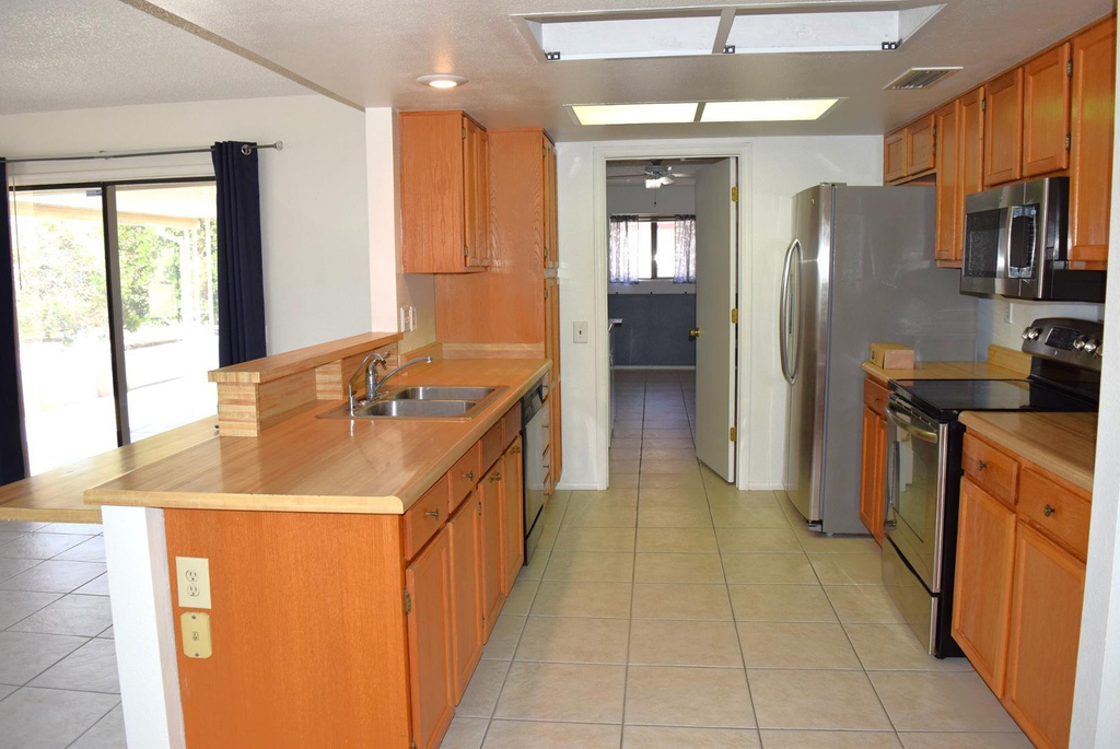 12411 W Foxfire Drive - Photo 3