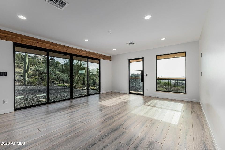 6111 E Victoria - Photo 17