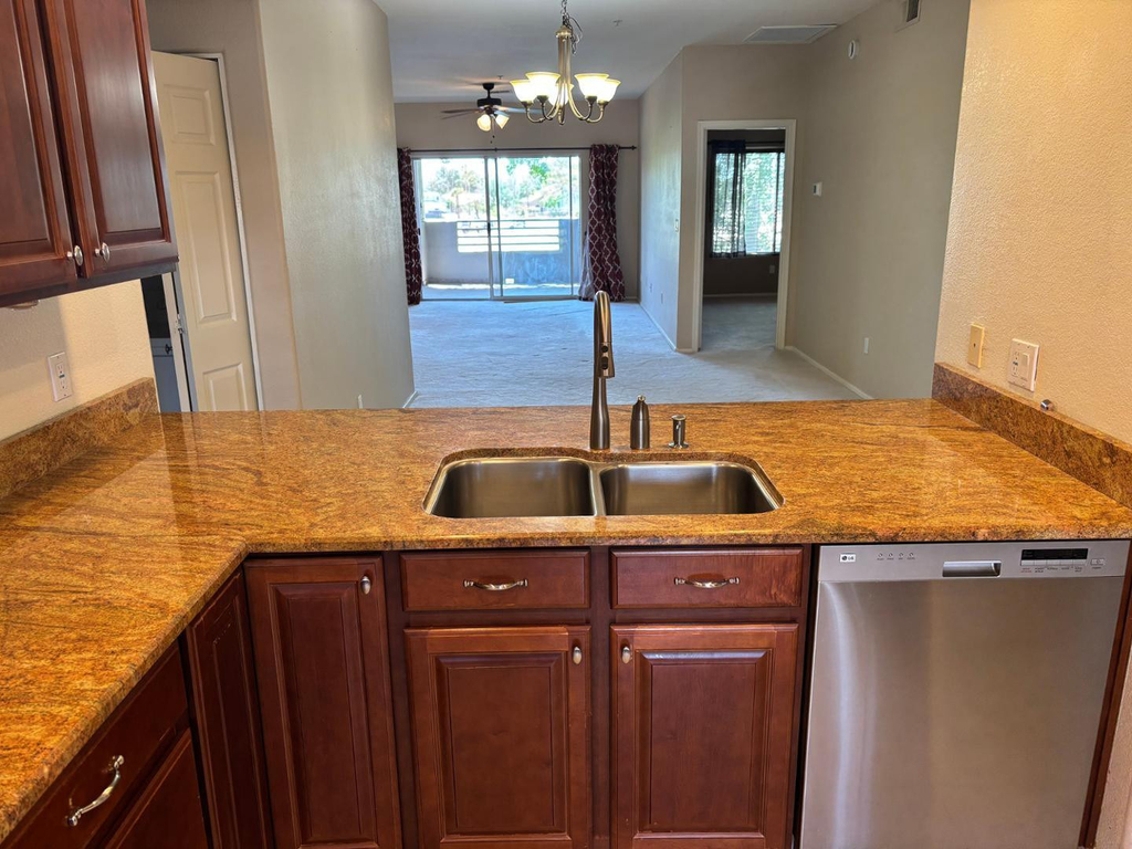 7401 W Arrowhead Clubhouse Drive - Photo 4