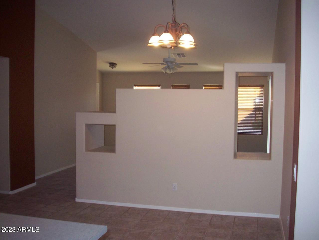 10945 W Loma Lane - Photo 2