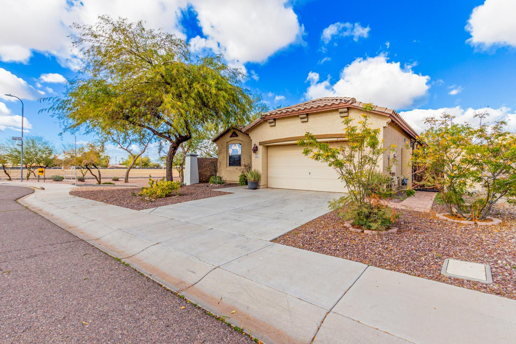 2624 W Beautiful Lane - Photo 1