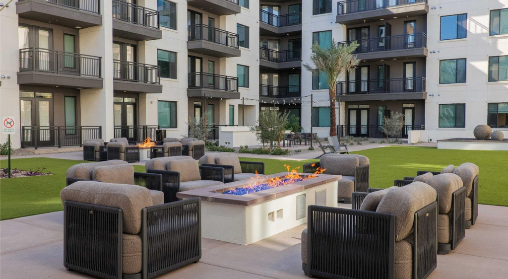 500 E Rivulon Boulevard - Photo 15