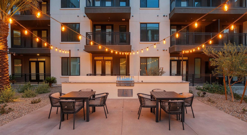 500 E Rivulon Boulevard - Photo 14