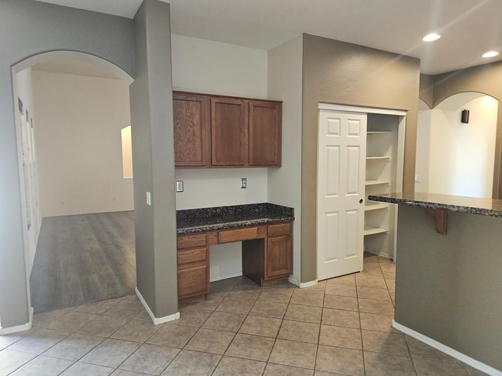 18515 W Caribbean Lane - Photo 11