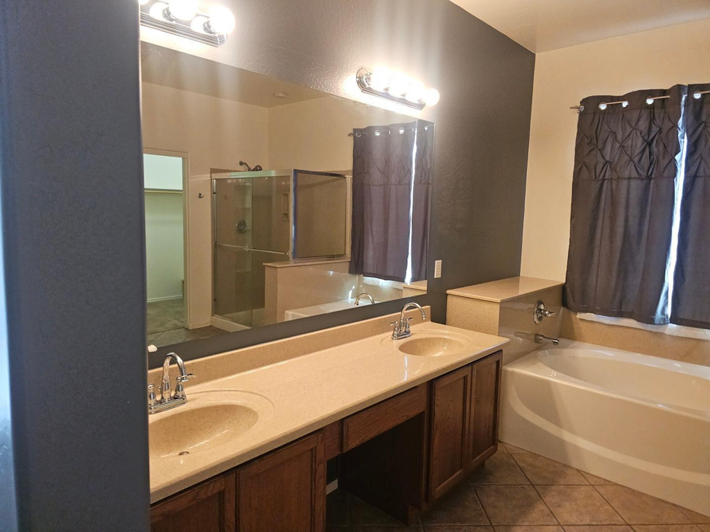 18515 W Caribbean Lane - Photo 15