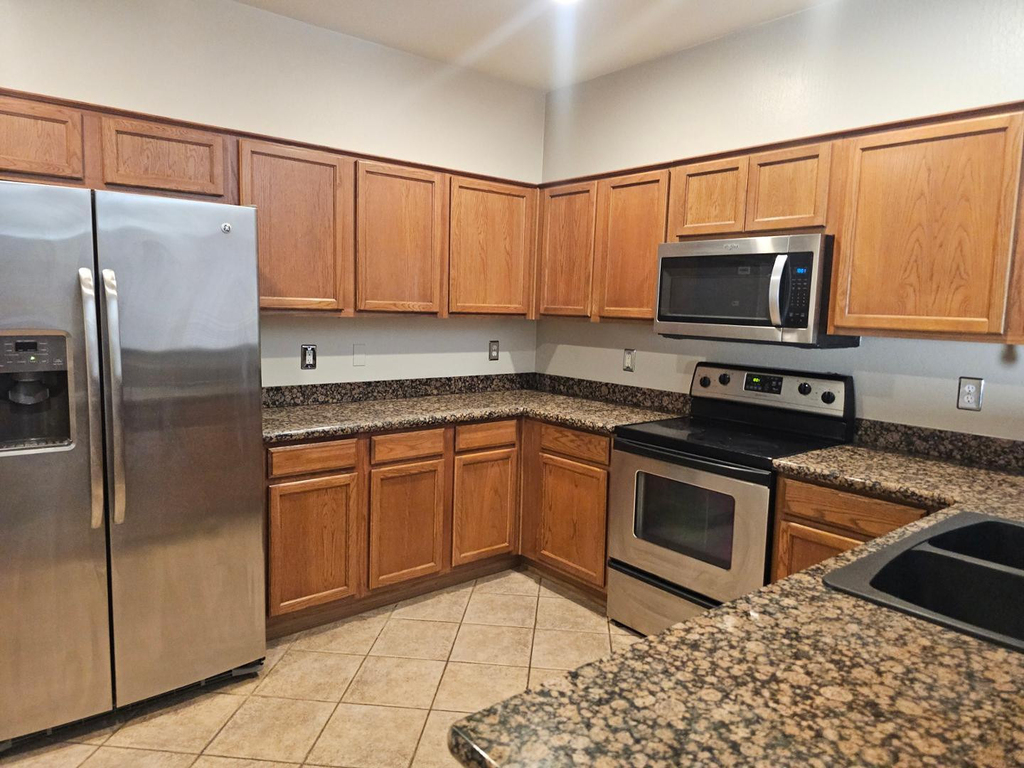 18515 W Caribbean Lane - Photo 9