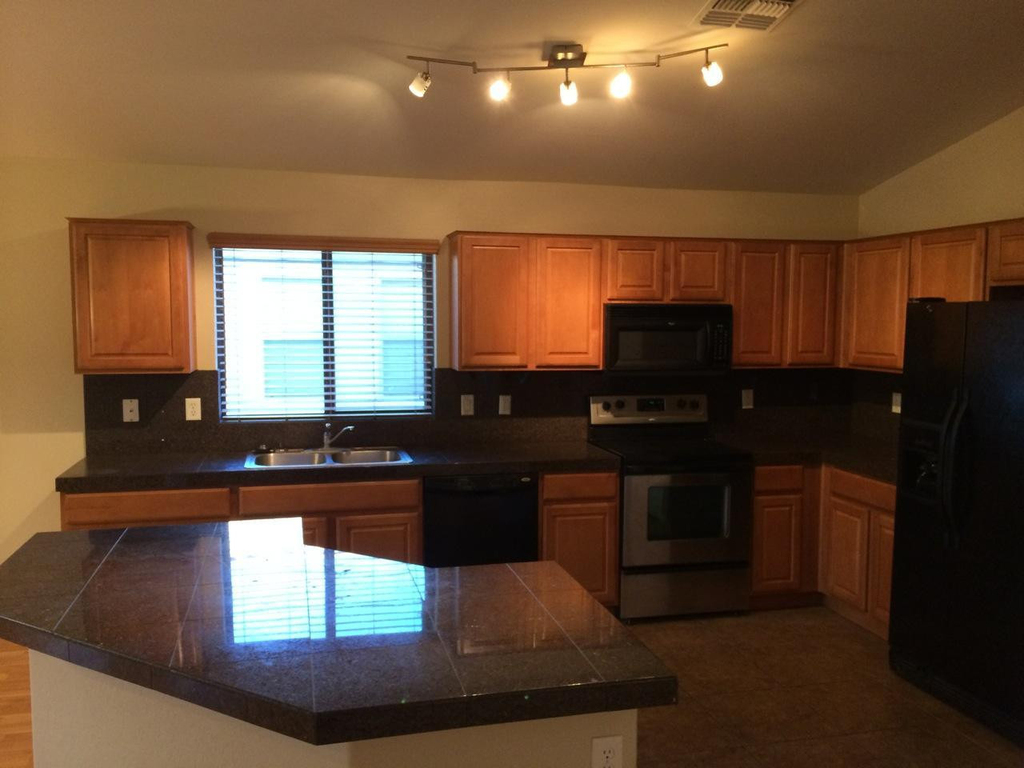 510 E Kent Avenue - Photo 12