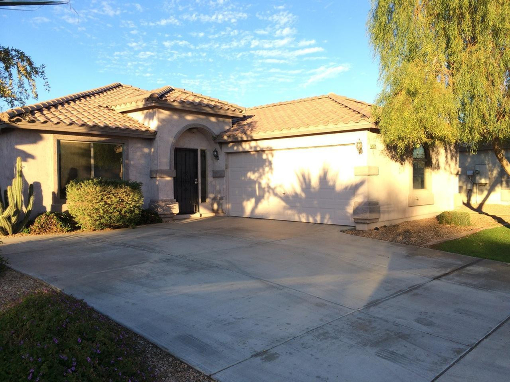 510 E Kent Avenue - Photo 0