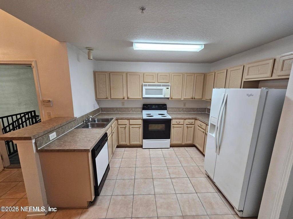 6105 Maggies Circle - Photo 8