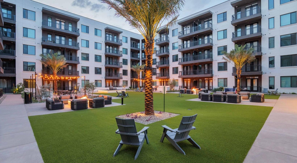 500 E Rivulon Boulevard - Photo 28