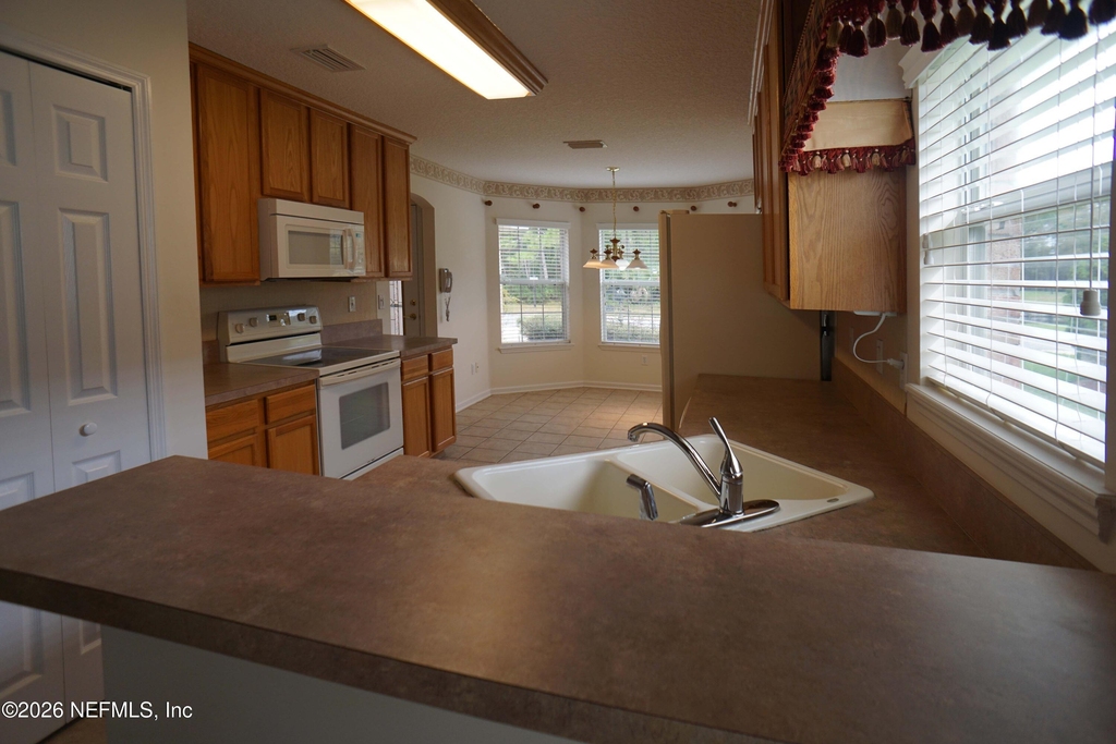 1721 Keswick Road - Photo 2