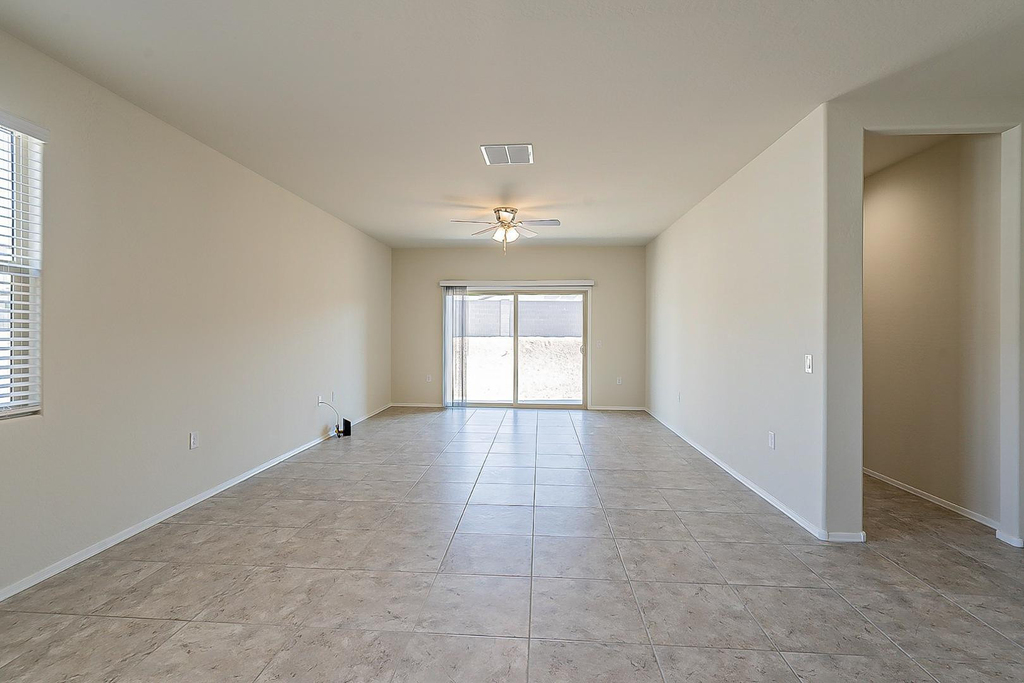 30738 W Columbus Avenue - Photo 4