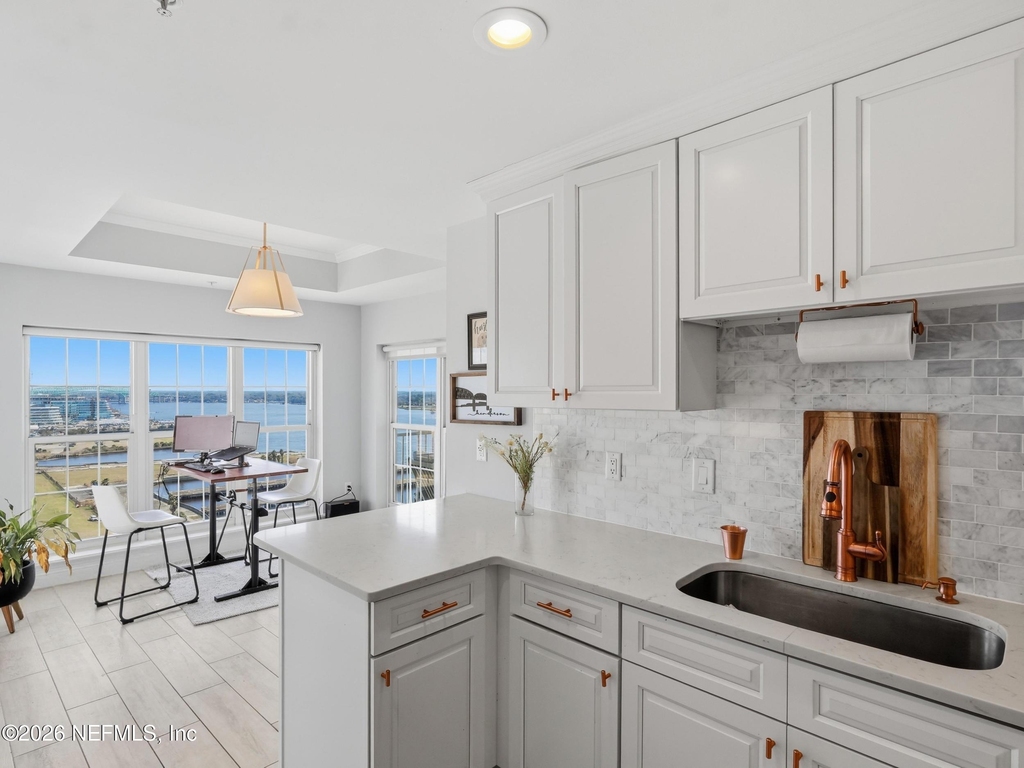 400 E Bay Street - Photo 13