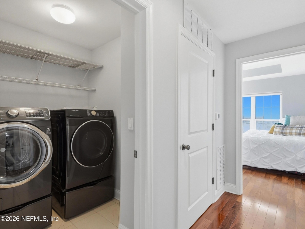 400 E Bay Street - Photo 33