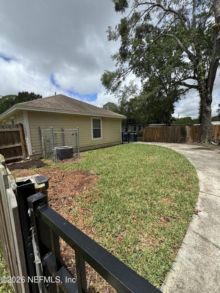 5227 Bunche Drive - Photo 16