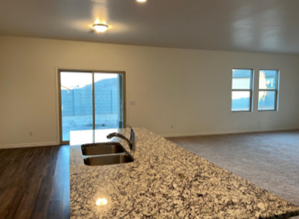 231 N 201st Avenue - Photo 8
