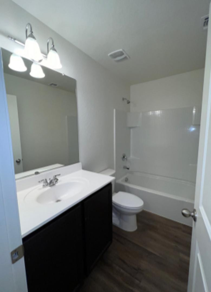 231 N 201st Avenue - Photo 6