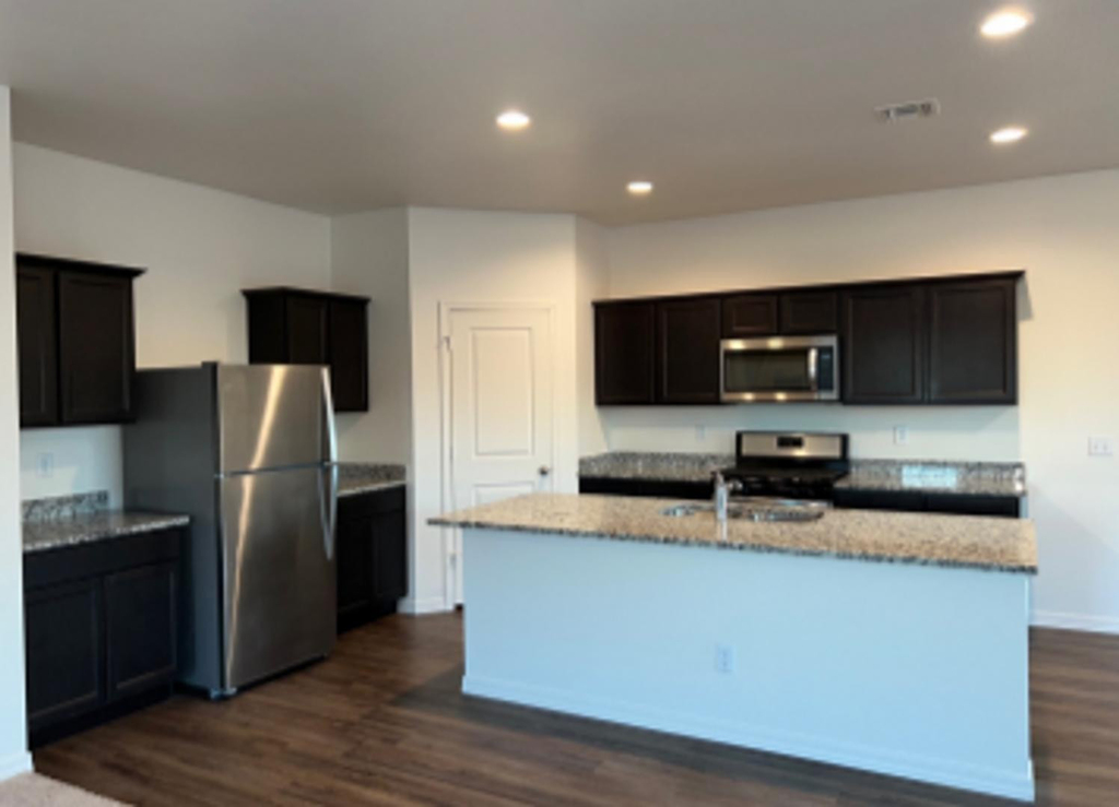 231 N 201st Avenue - Photo 9