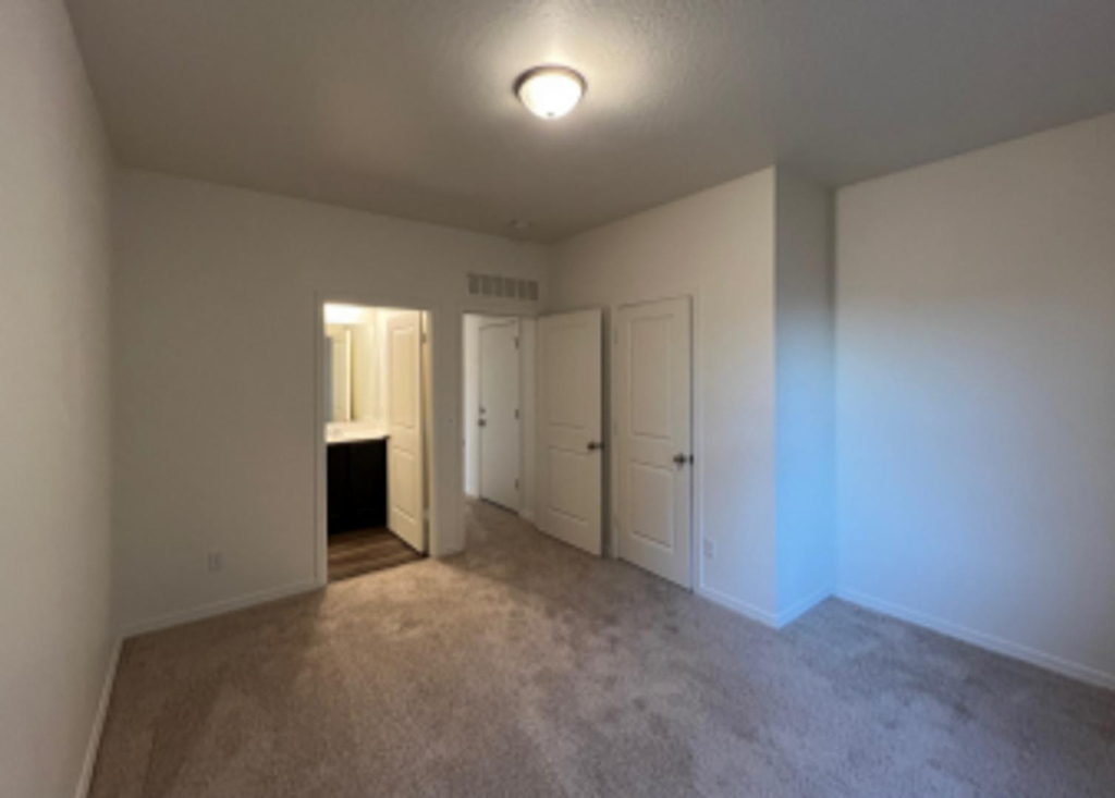 231 N 201st Avenue - Photo 3