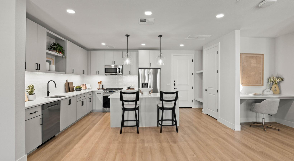 500 E Rivulon Boulevard - Photo 21