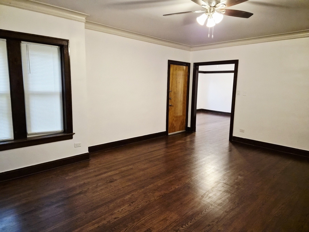 7826 S Bennett Avenue - Photo 3