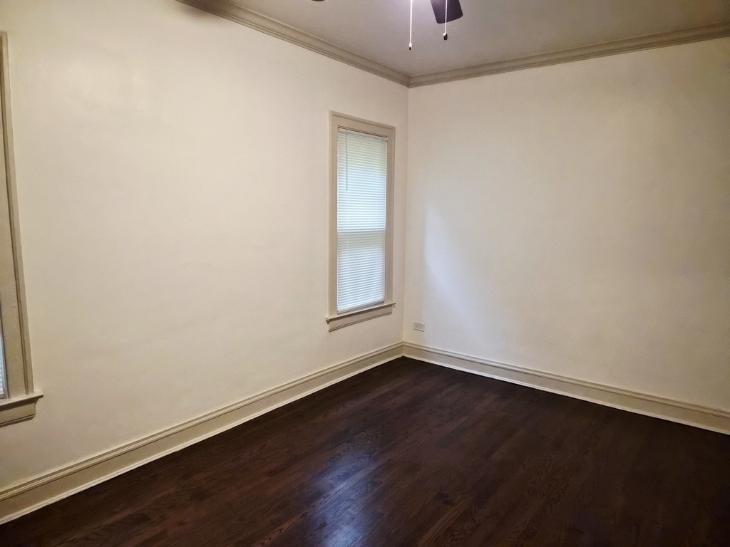 7826 S Bennett Avenue - Photo 10