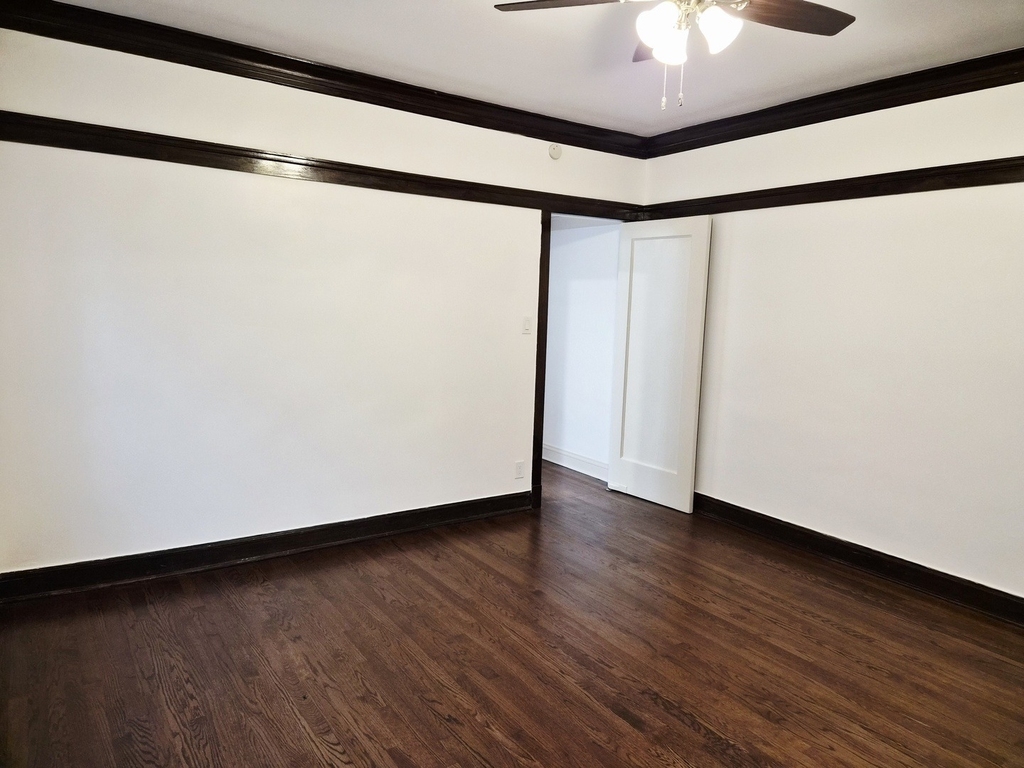 7826 S Bennett Avenue - Photo 5