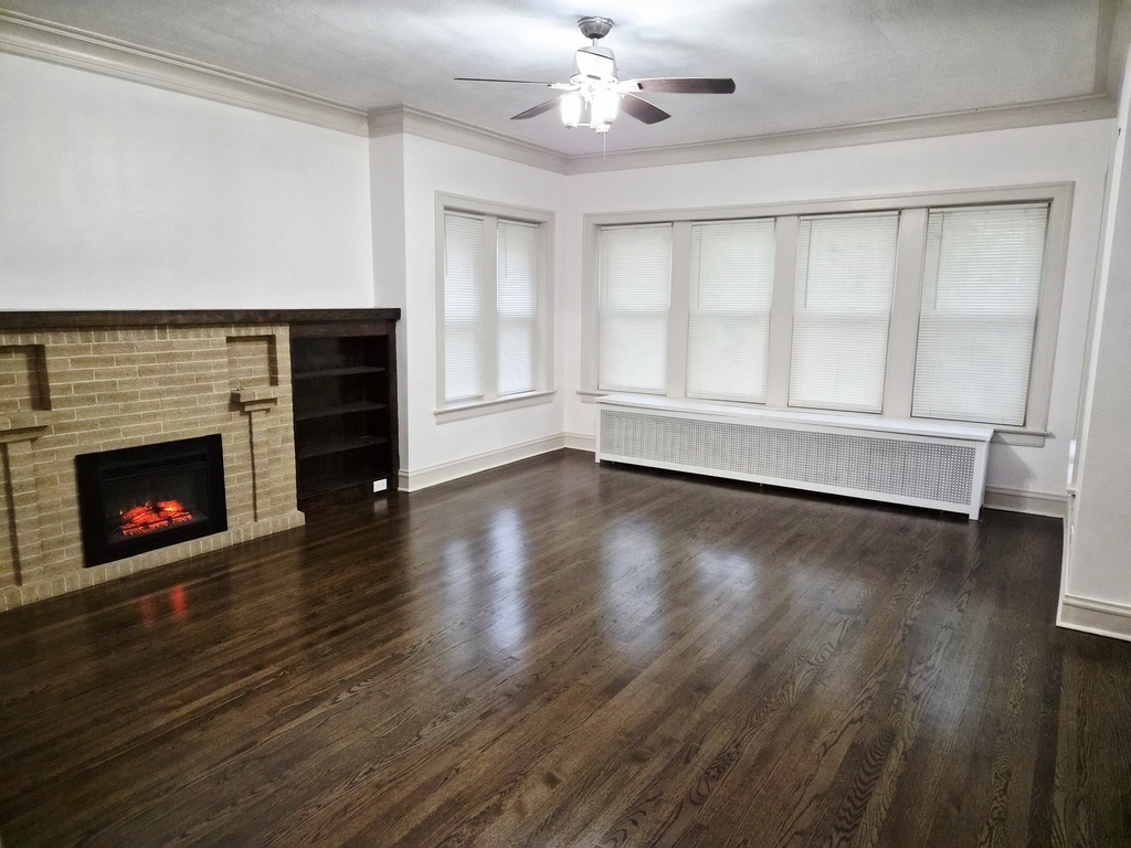 7826 S Bennett Avenue - Photo 1
