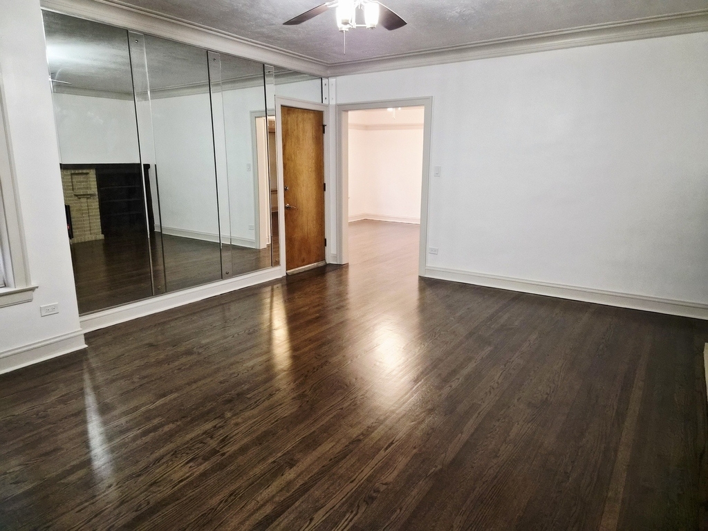 7826 S Bennett Avenue - Photo 3